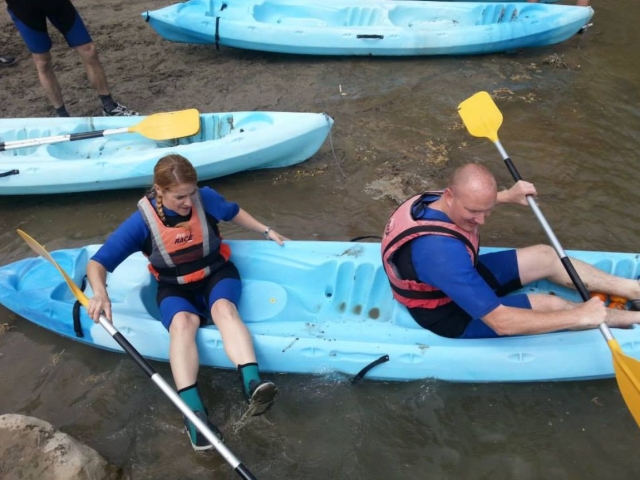 Bajando de kayak